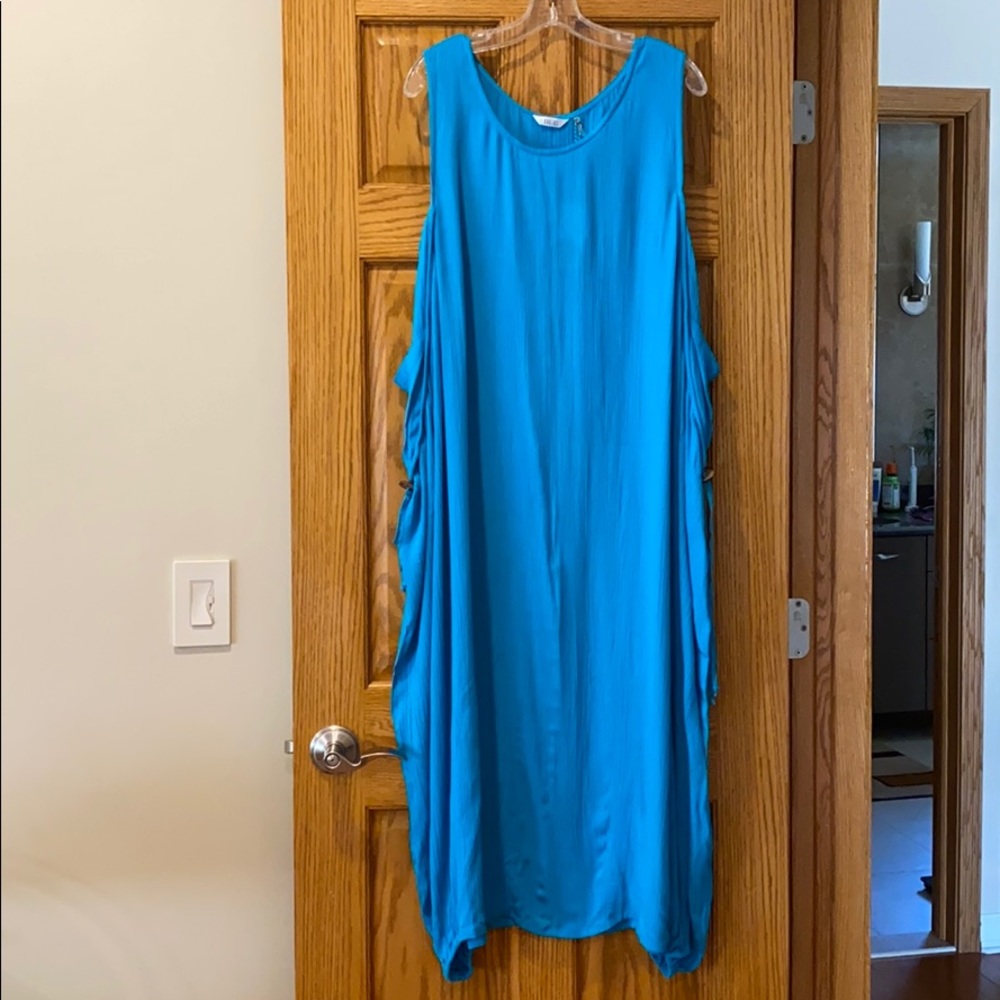 Kaktus Relaxed Sleeveless Dress